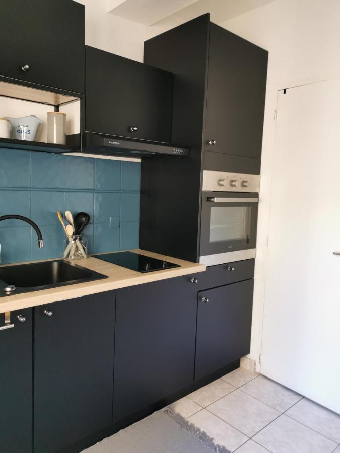 Meze, Charmant Petit Studio Proche Port Exterior foto